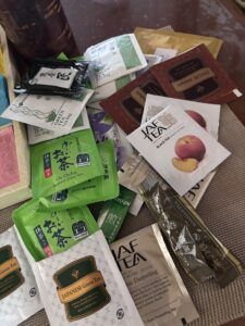 頂き物のティーバッグや茶葉のストック