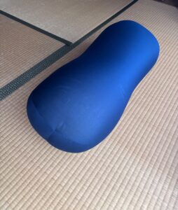 くびれた形のニトリの抱き枕