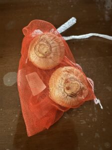 特売で買った小玉。まだ2個残っている