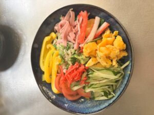 救出したキャベツをもやし代わりに使った冷やし中華