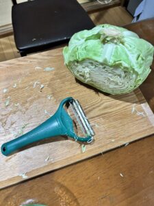 2枚歯の千切りピーラー