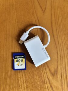 SDカードと175円のカードリーダー