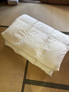 押し入れから出した羽根布団