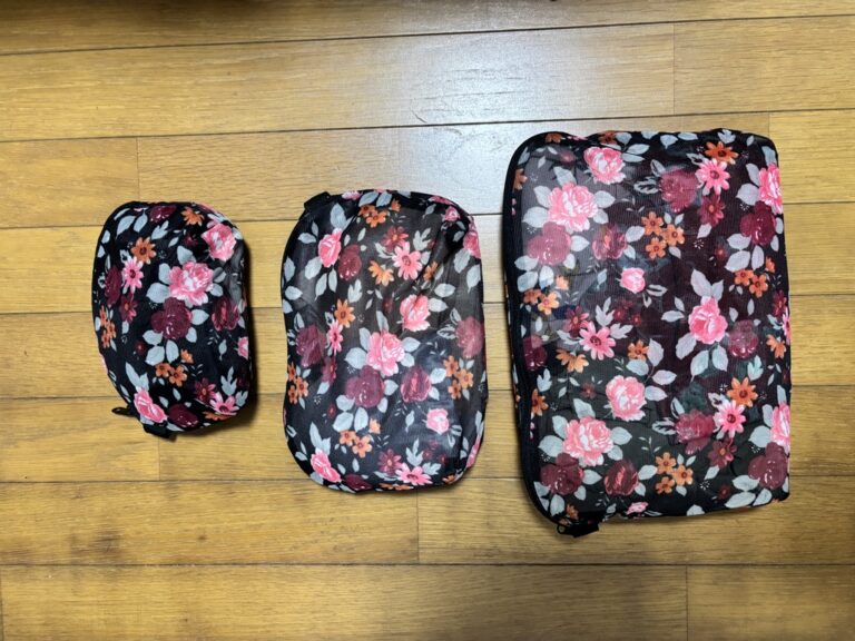 生協で買った花柄のメッシュポーチ3つ
